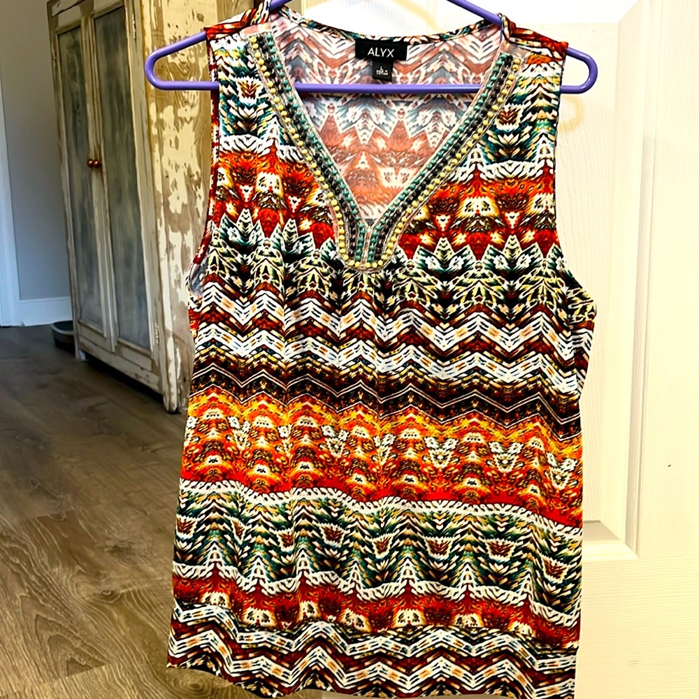 Sleeveless shirt
